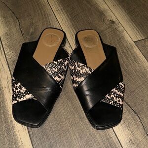 Sam Edlemans Black and White Women's Sandals